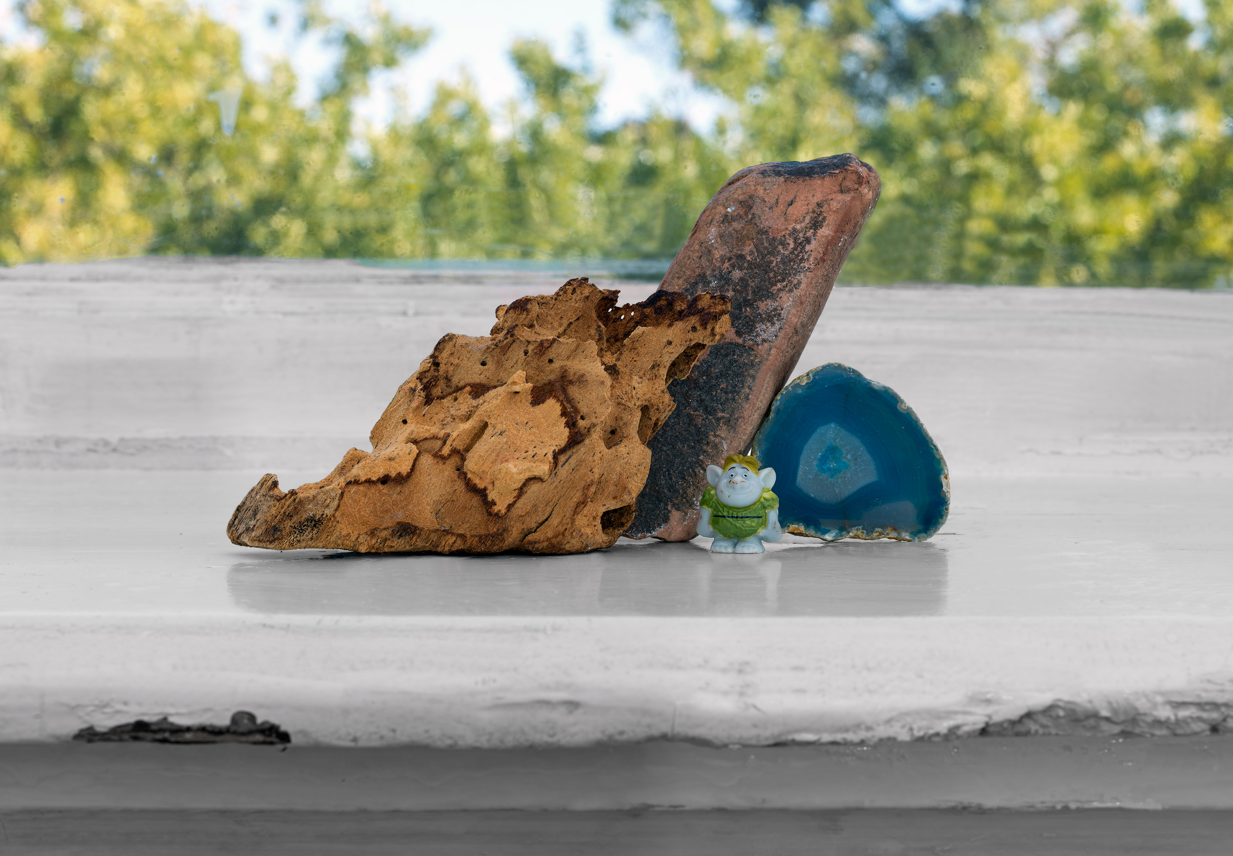 untitled (bedside), 2020, 7 x 10 x 3 cm found objects