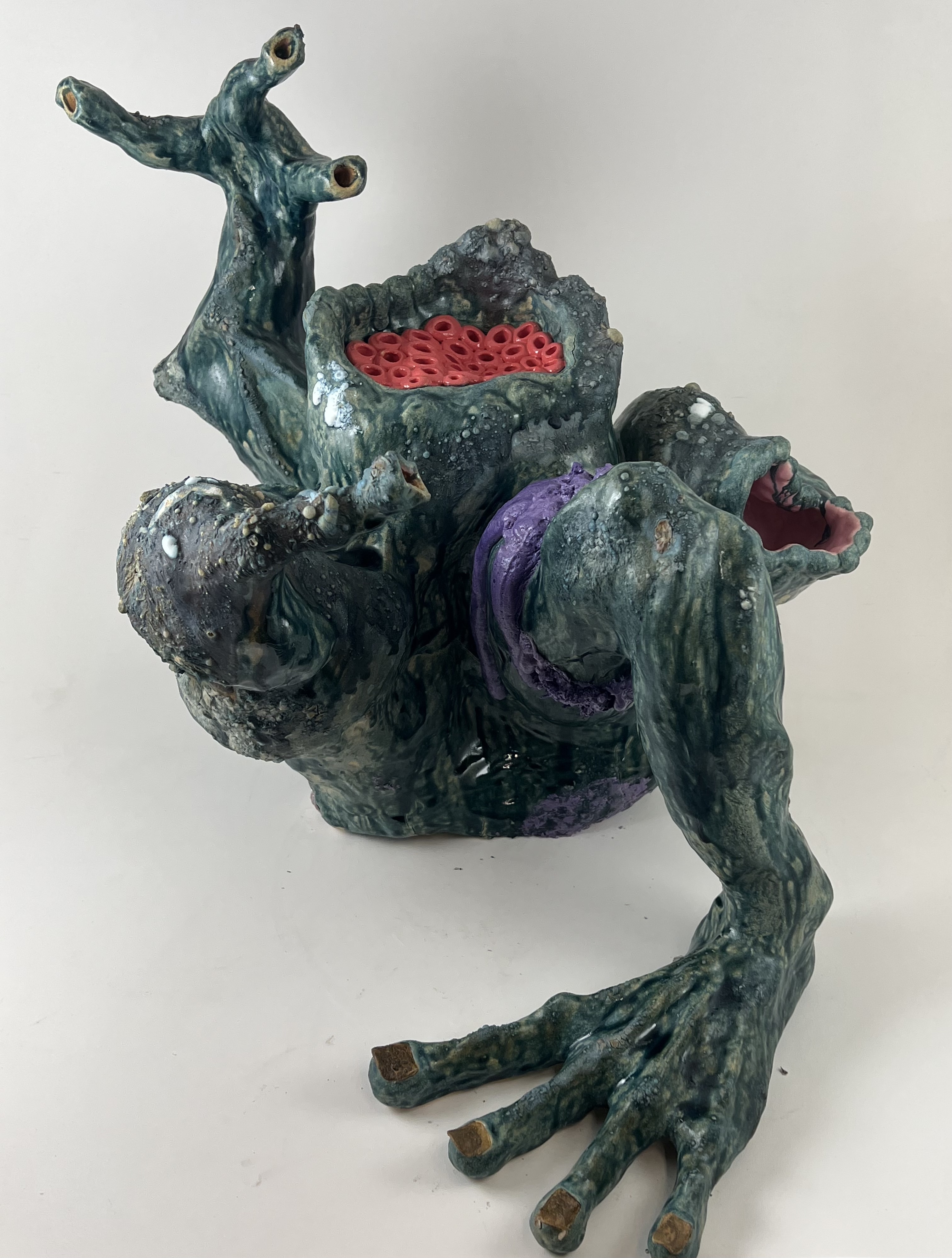 Organismus 5, stoneware, glaze, 14x10x22 inches, 2022