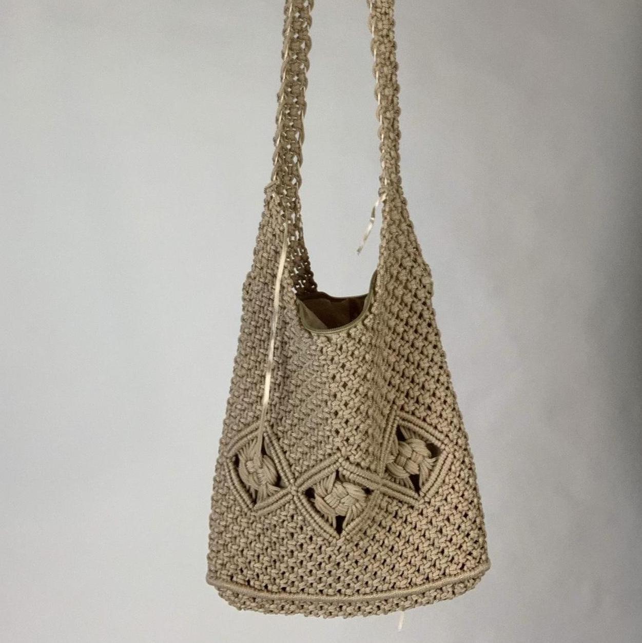 90s Beige Knit Bag - 𝓈𝑜𝓁𝒹