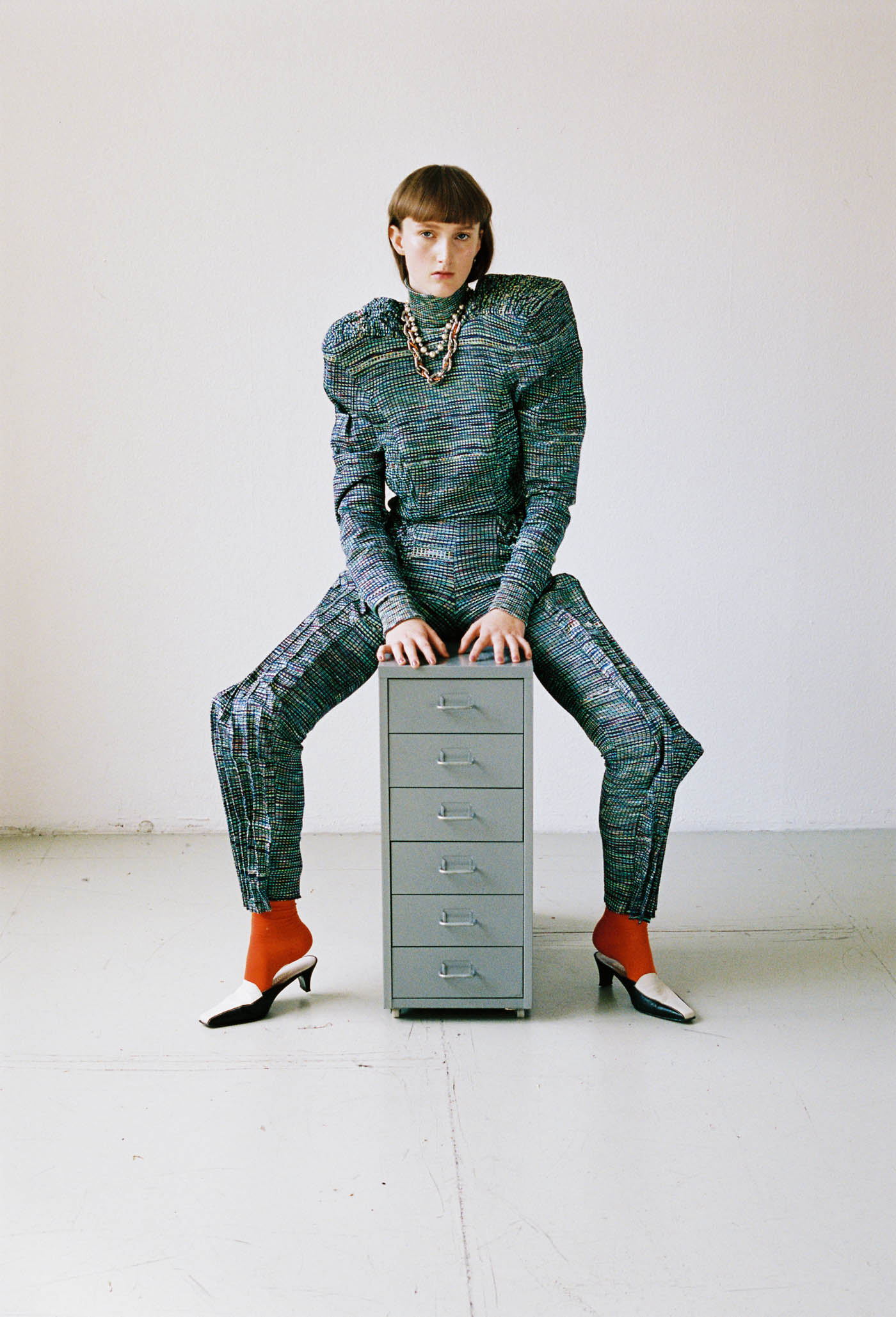 Photographers: Lotte Thor & Shauna Summers, Photographers: Lotte Thor & Shauna Summers, styling: Jules Rumpf, makeup: Rabea Richwien, model: Liv Lamberth, set Design: Carina Dewhurst, set assistant: Merlin Andrae 