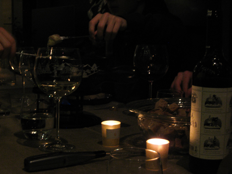 Ziel des Abends: Viel essen, plaudern, lachen, Spiele spielen und geniessen.