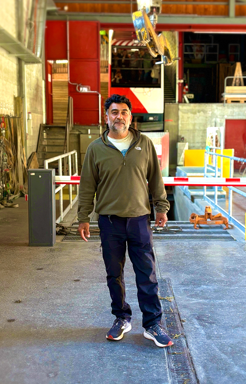 &laquo;Linthal war ein guter Ort, um meinen Sohn grosszuziehen. Ich arbeite ausserdem hier bei den Braunwaldbahnen.&raquo; Serkan