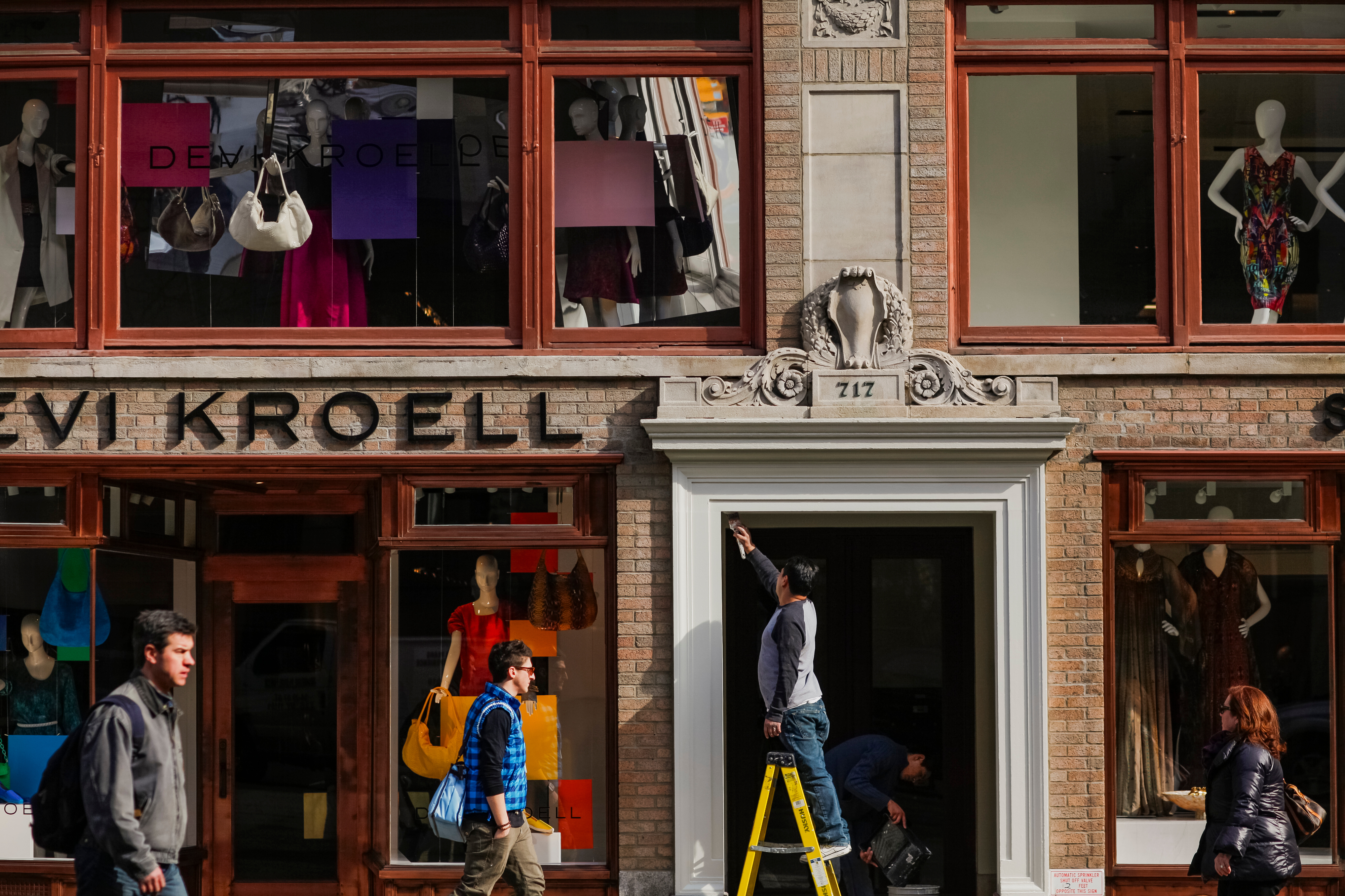 Commerce in Midtown Manhattan. (NYC Tourism + Conventions)