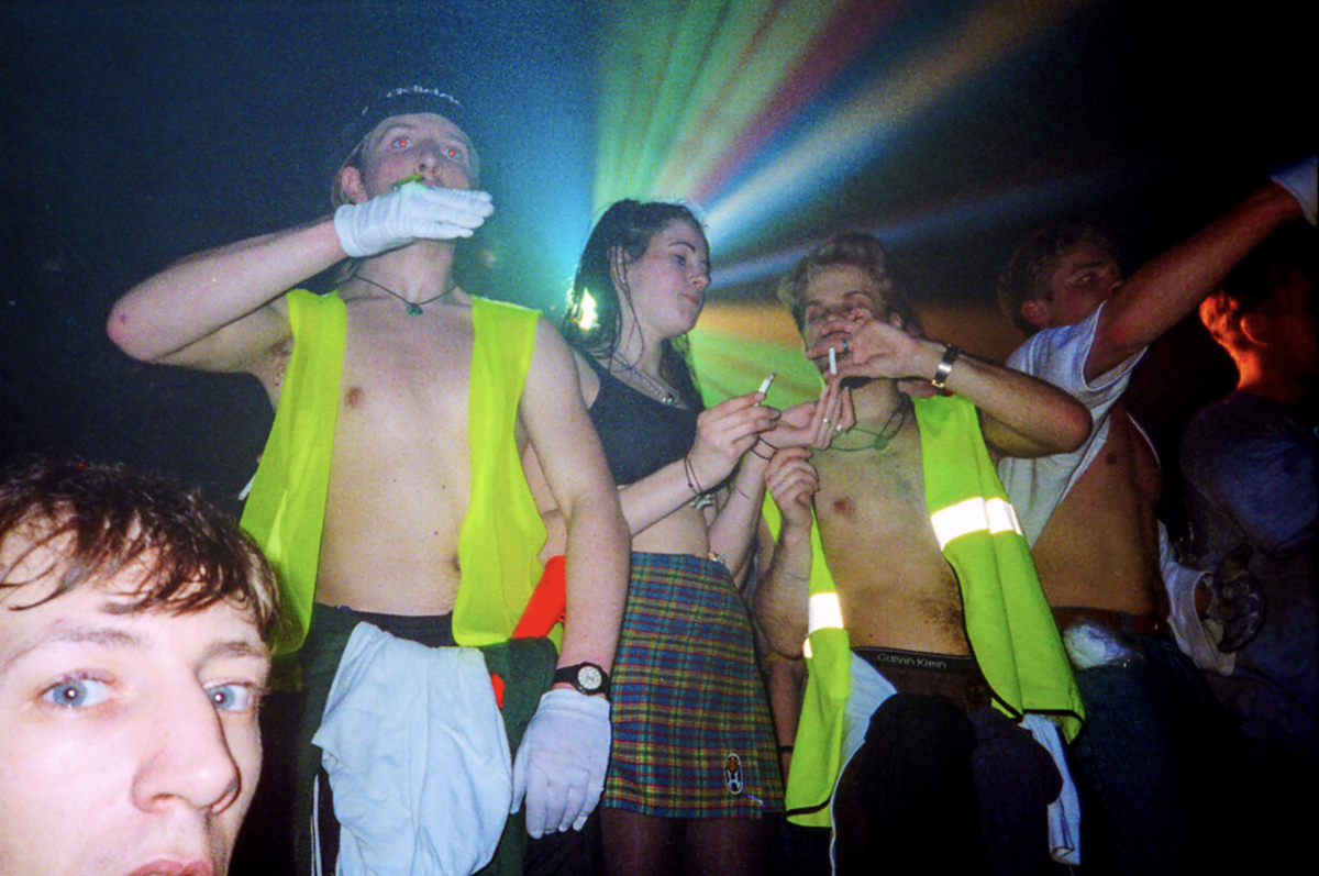 Matthew Smith, Sharing Cigarettes, Dream FM Pirate Radio Benefit, Labyrinth Dalston, London, 1994. © Youth Club.