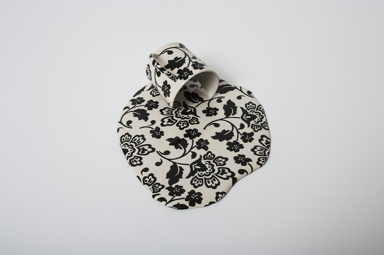 Livia MarínBroken Things (ceramic), 2017-201815 ceramic pieces, resin, transfer-print and glazeVariable dimensions (detail)