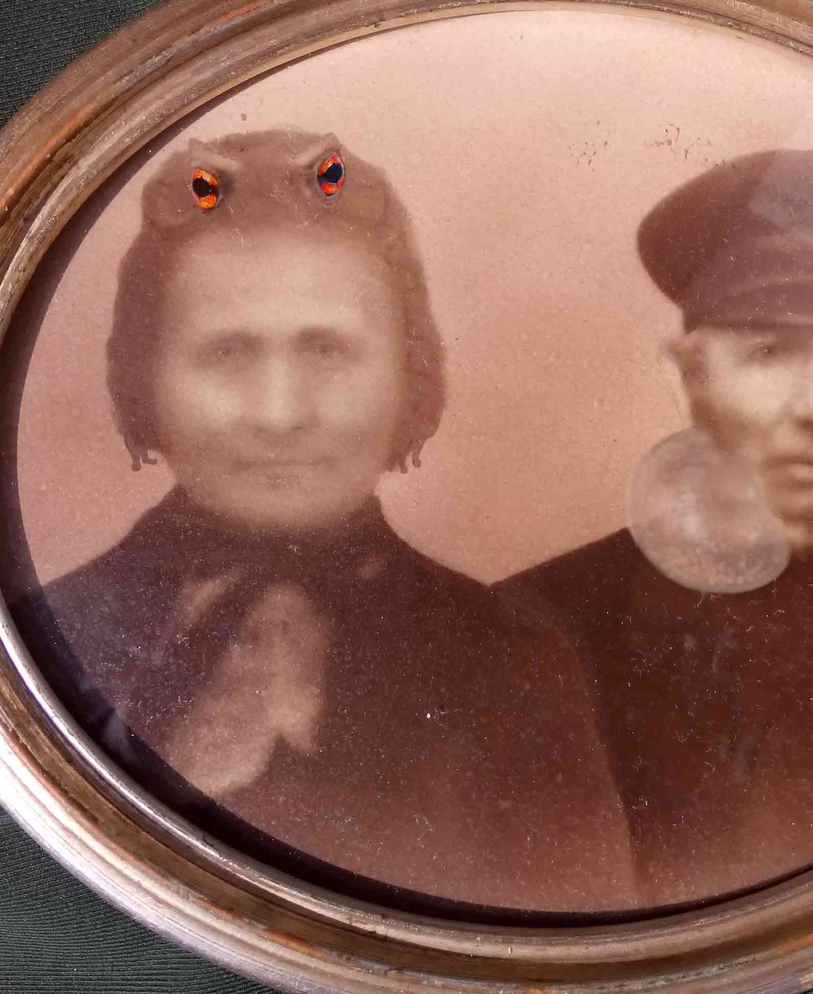 image: chrchr
