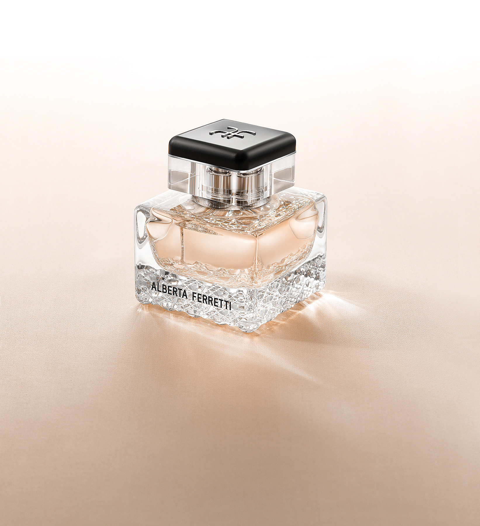 Alberta Ferretti, 2009Creative Director: Paul Cavaco1/2