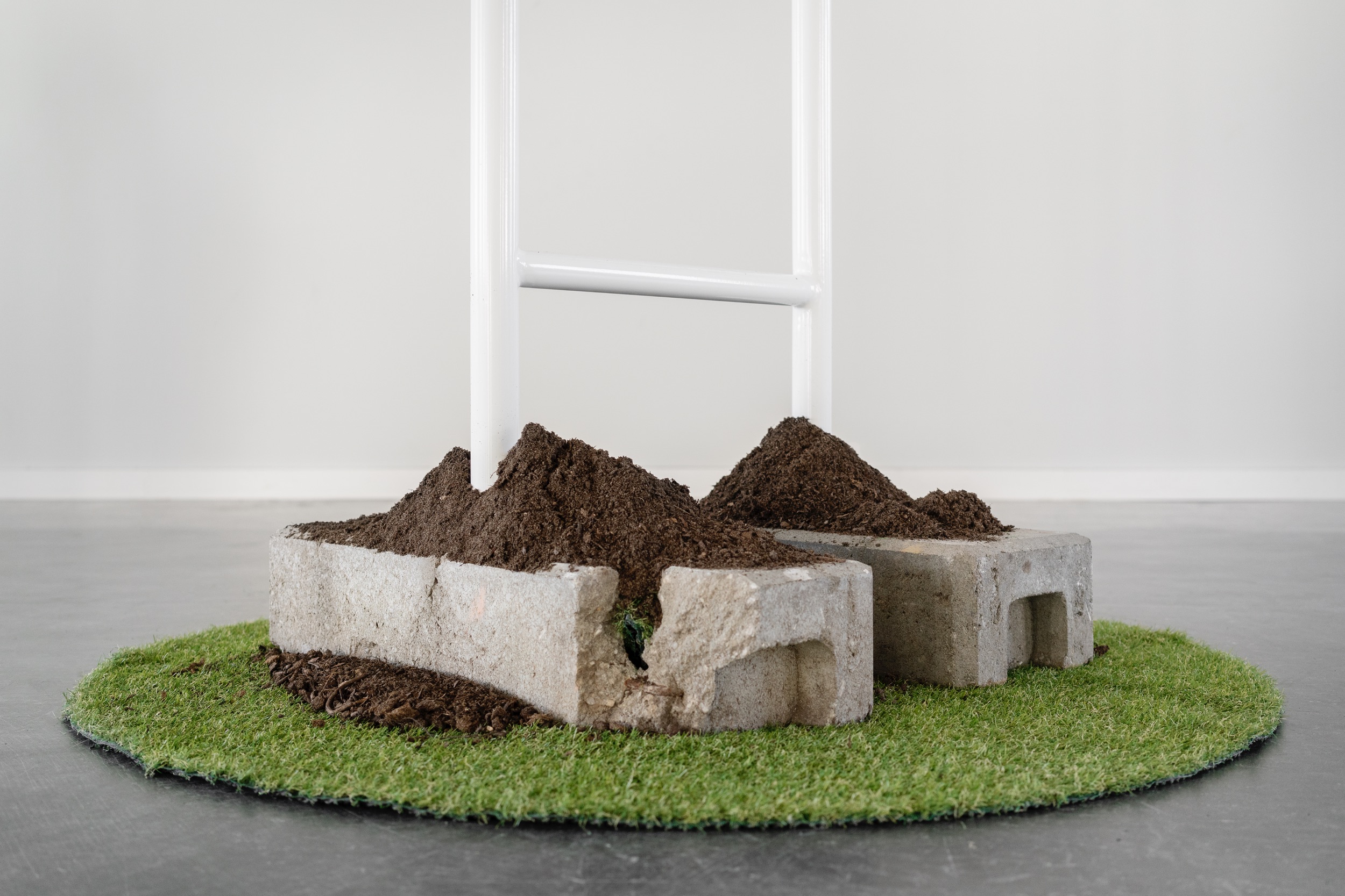 AGENCY FOR UNSEEN SIGHTS - Esmée Willemsen