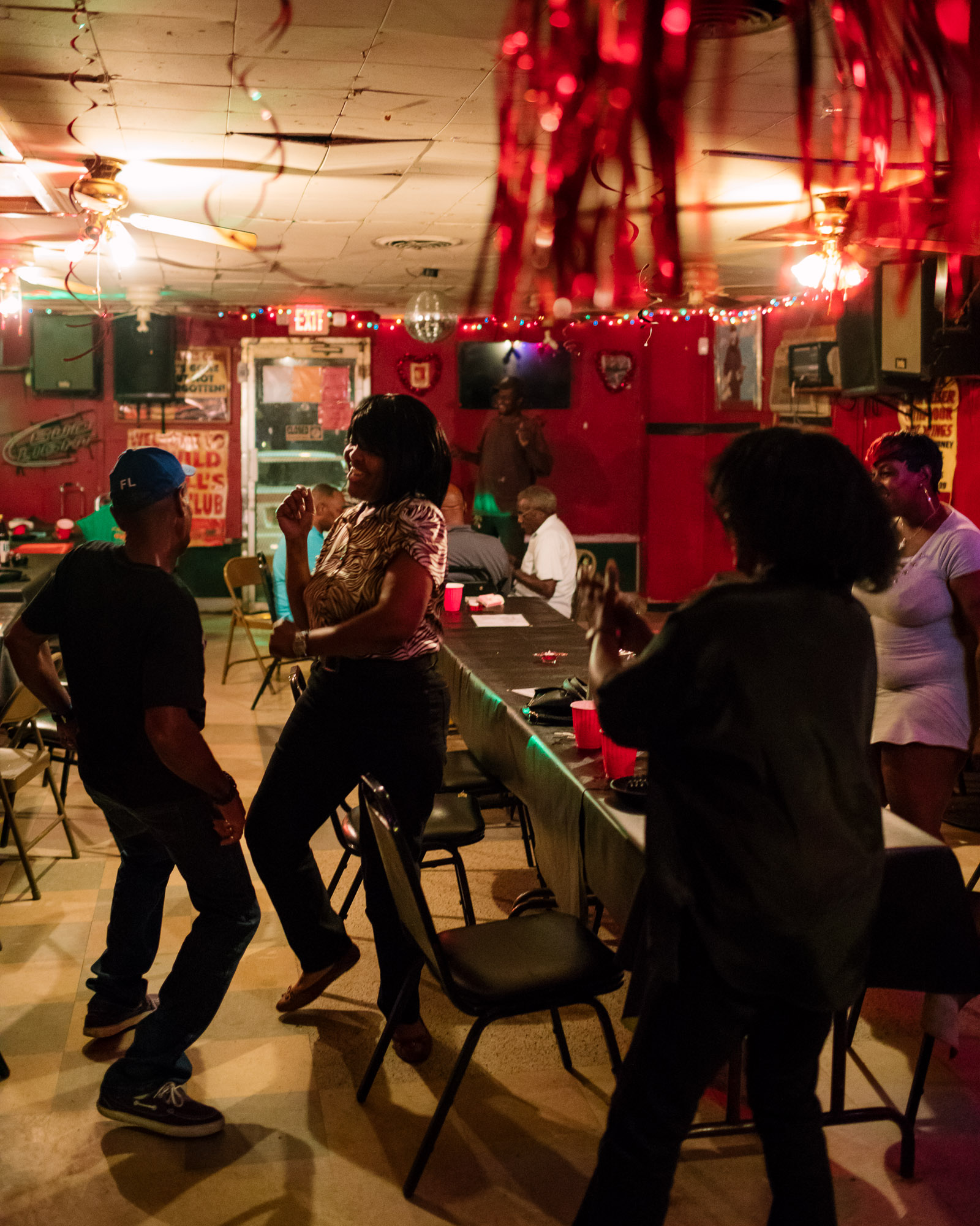 Friends dance at Wild Bill’s bar in Memphis, Tn.