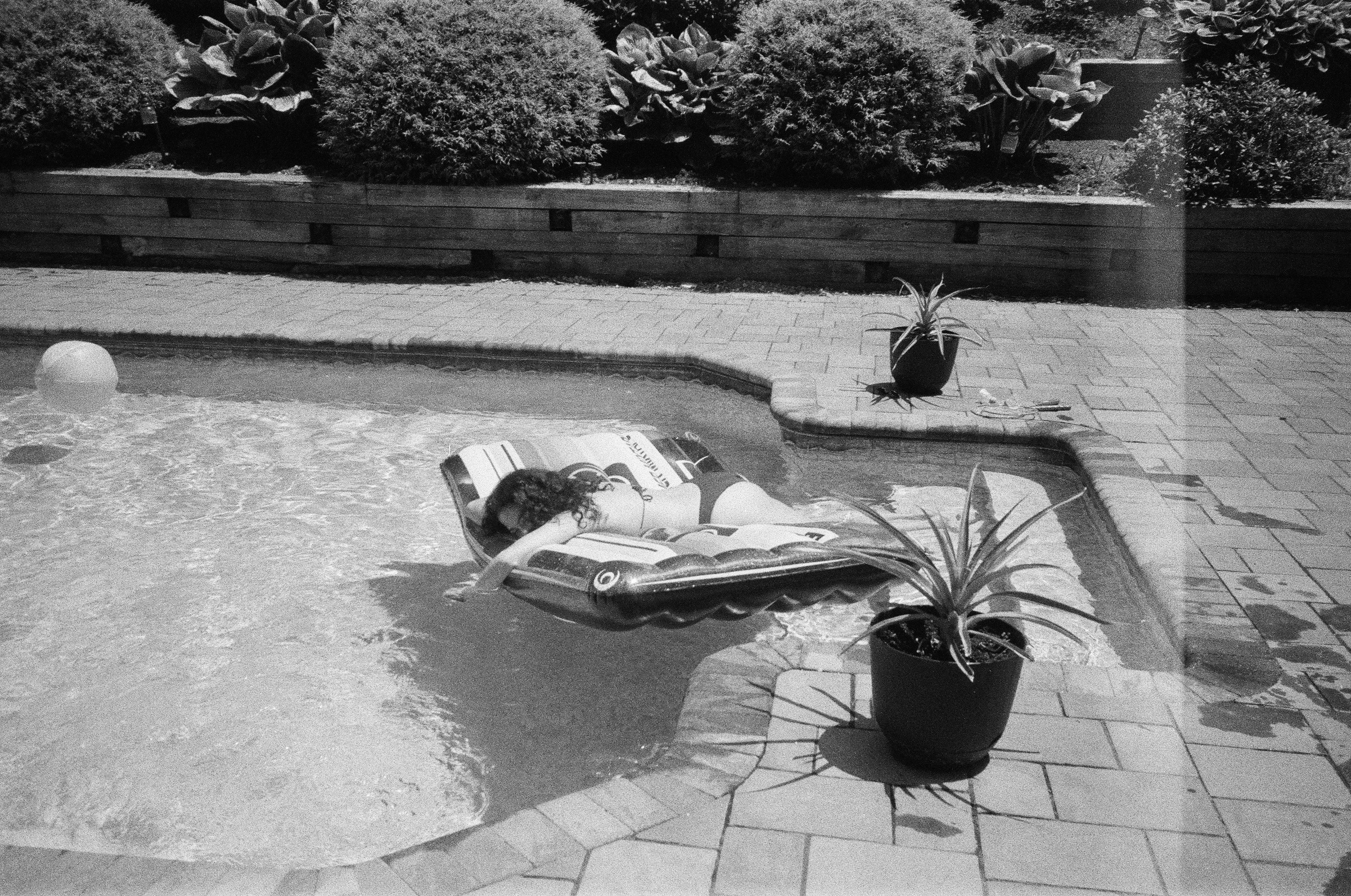 Gisele floating in Canton