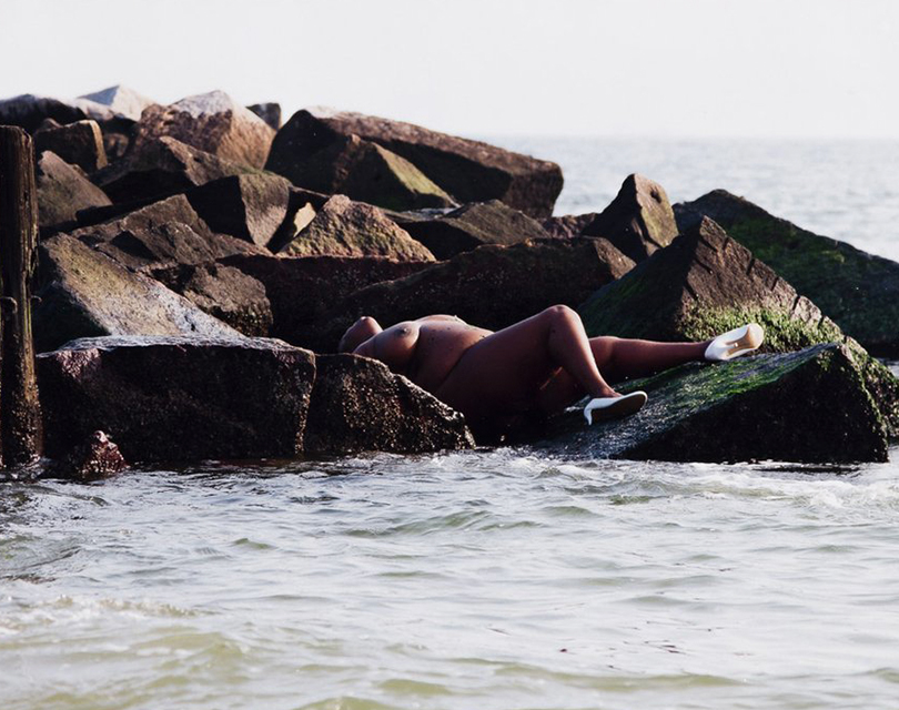 BOOK REVIEWOn Nona Faustine’s “White Shoes”