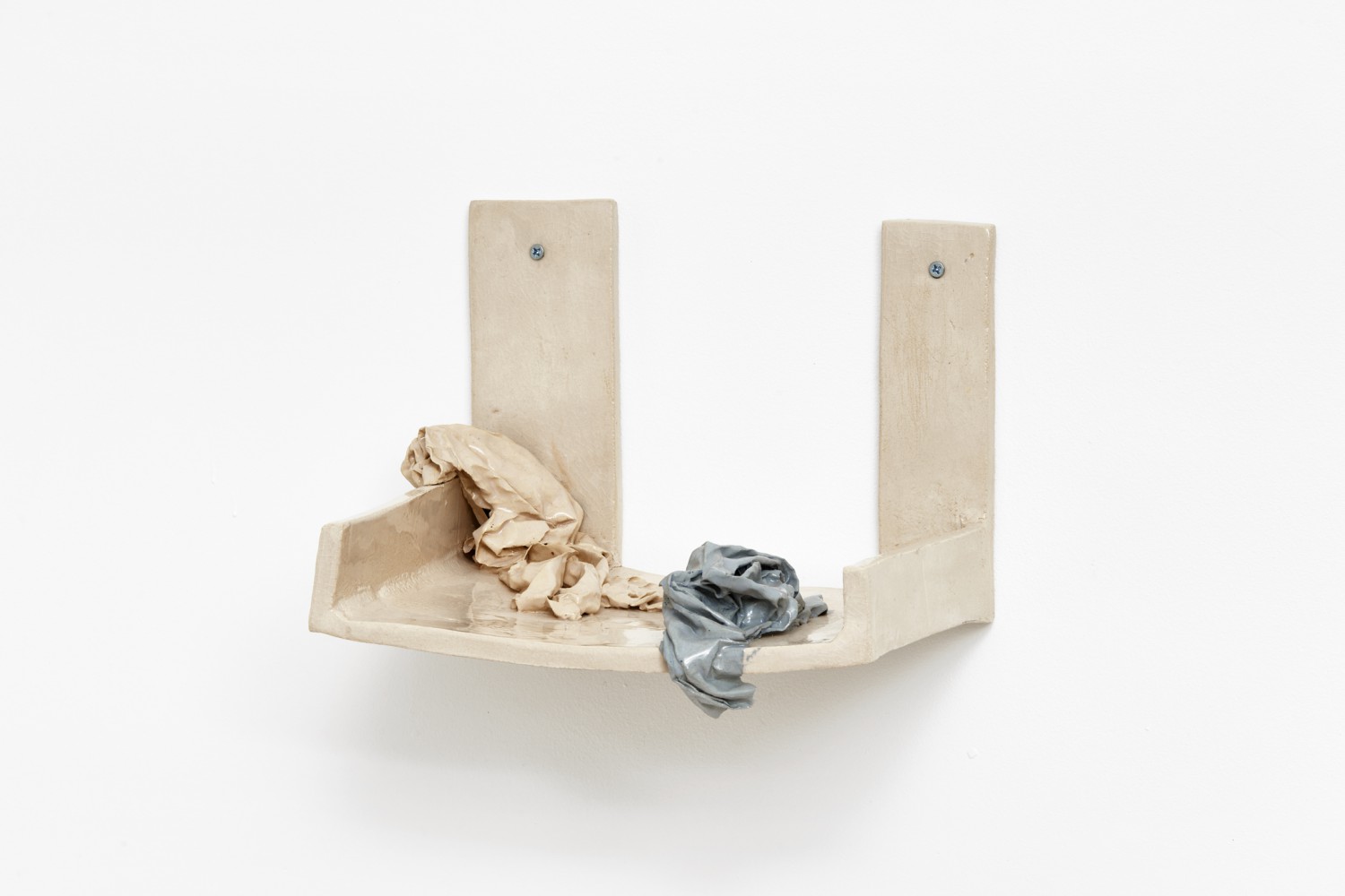 Two, 2021, glazed ceramics 35,5 x 17 x 21 cm