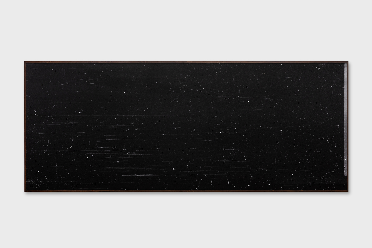 Black Panorama II - Print from microfilm, 250 x 100 cm, N/A, 2018 - © Everton Ballardin
