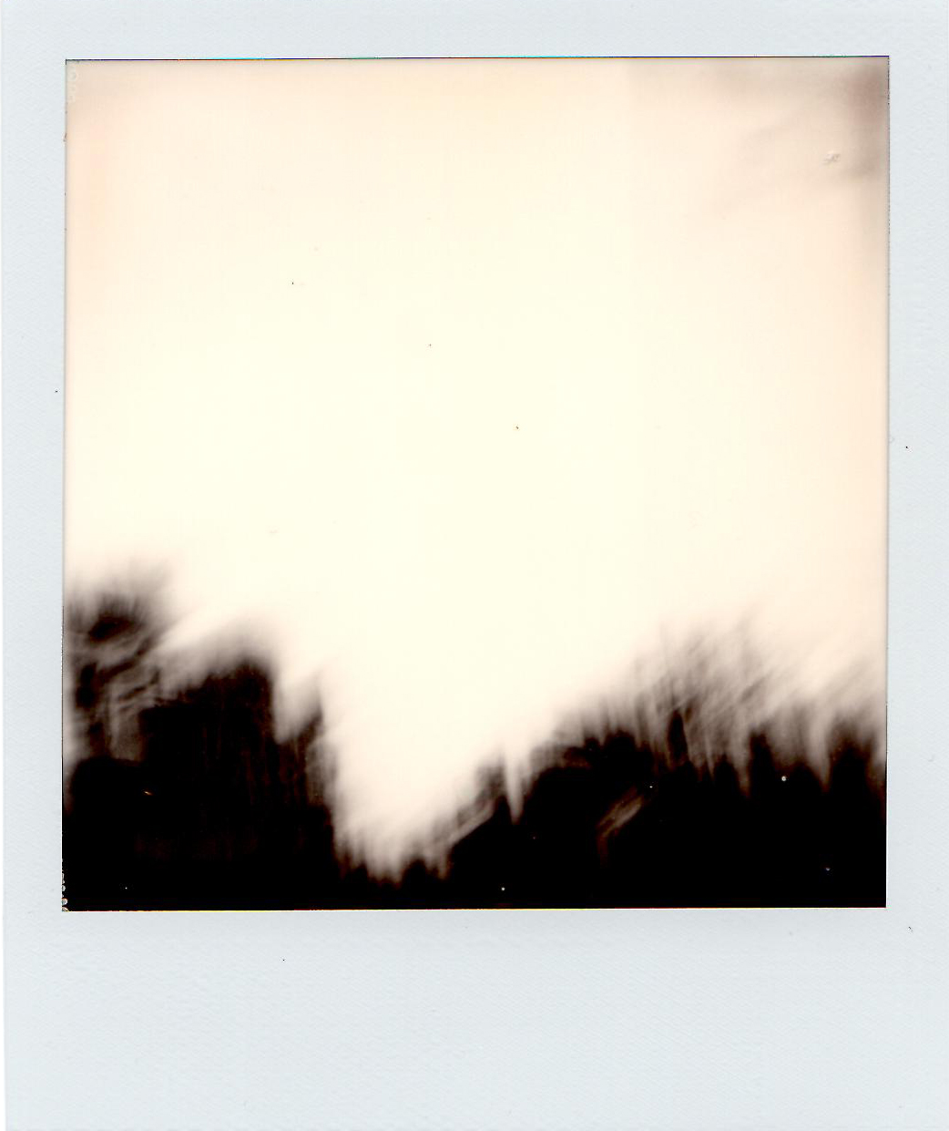 Como reír tarde, Dennise