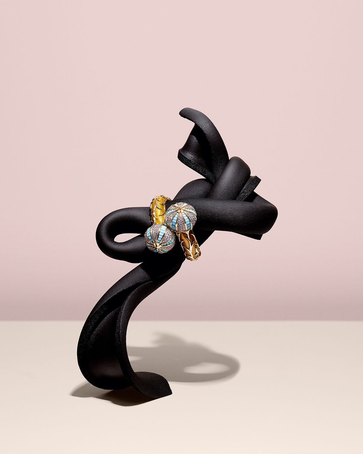 KMA photographer Isabelle Bonjean shoots photograph of diamond rings for Citizen K