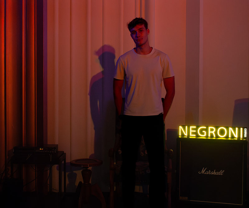 Alle sehen den Negroni, wer sieht Flynn?