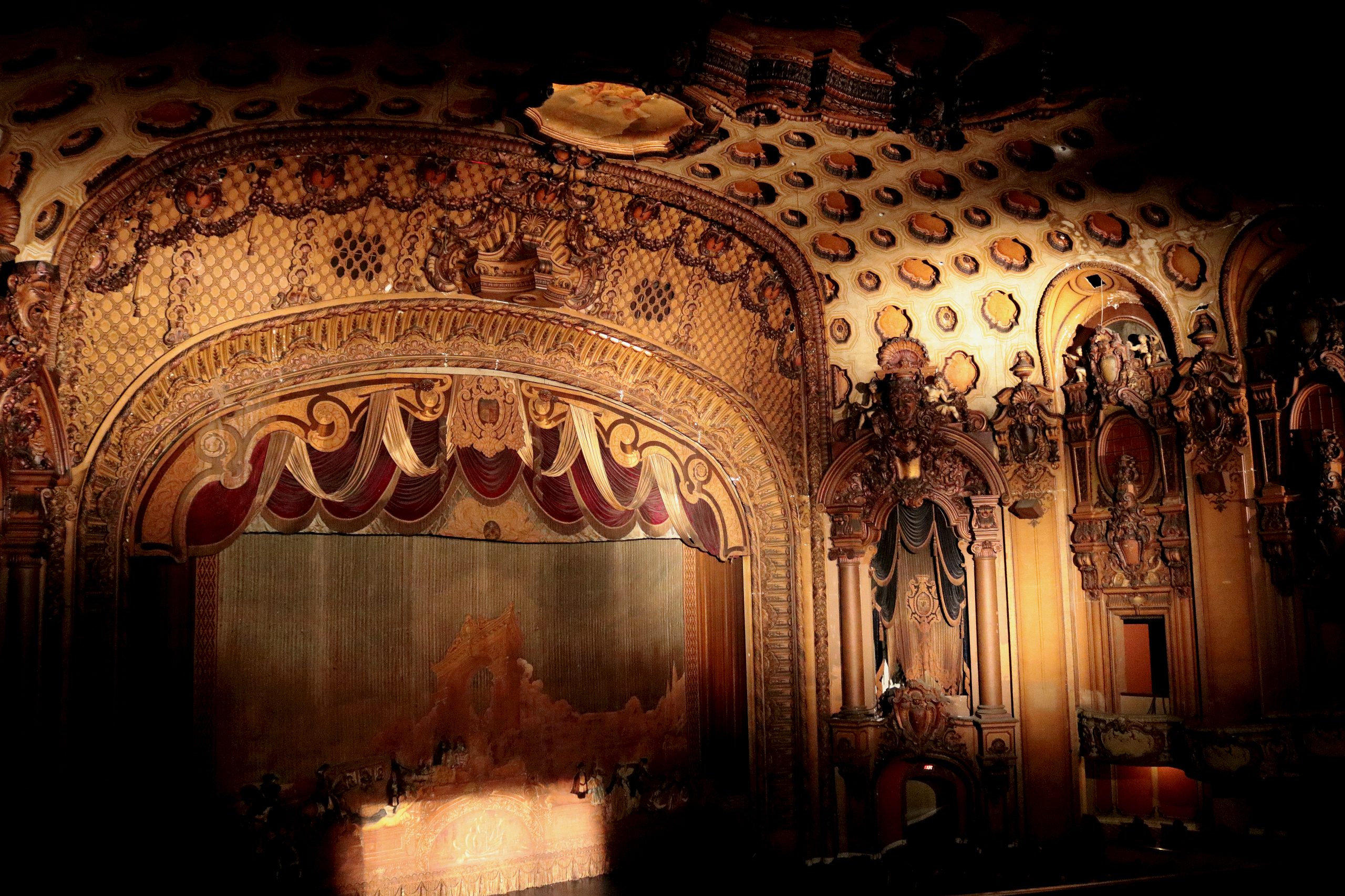 Los Angeles Theater
