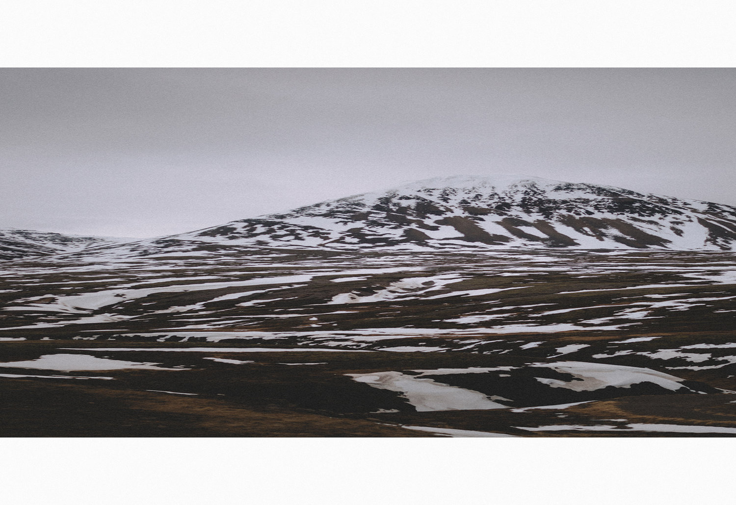 Fotografía memoria montañas de Islandia melancolía