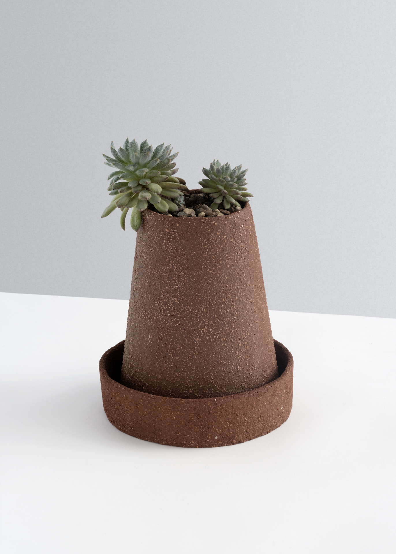 DBSR No 13, 2025 Clay, handbuilt, H 25 x Ø 15 cm 