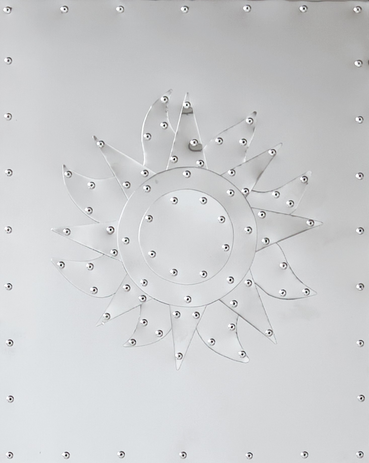 Sun Icon, Acier inoxydable poli miroir, aluminium, rivets aveugles, 40x50x4cm, 2026.