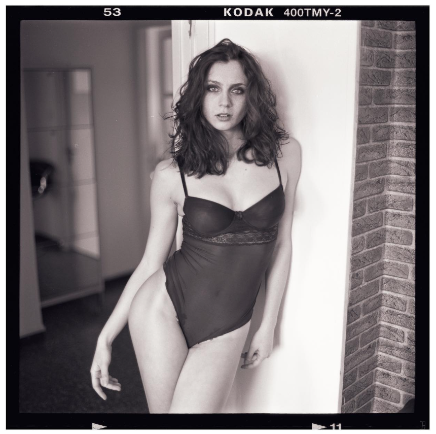 fine art nude photography  medium format nude study  artistic nude on film  Barenik fine art project  intimate portrait on film Niccol&ograve; Barone