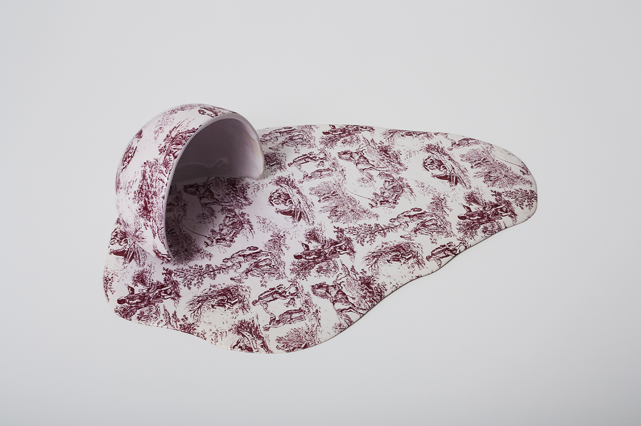 Livia MarínBroken Things (ceramic), 2017-201815 ceramic pieces, resin, transfer-print and glazeVariable dimensions (detail)