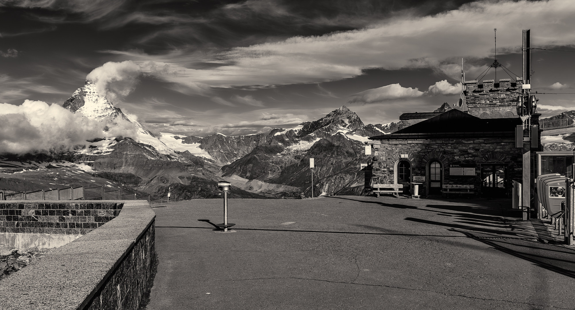 Arrivée à la gare du Gornergrat 3089m d'altitude. Le Cervin en arrière plan.