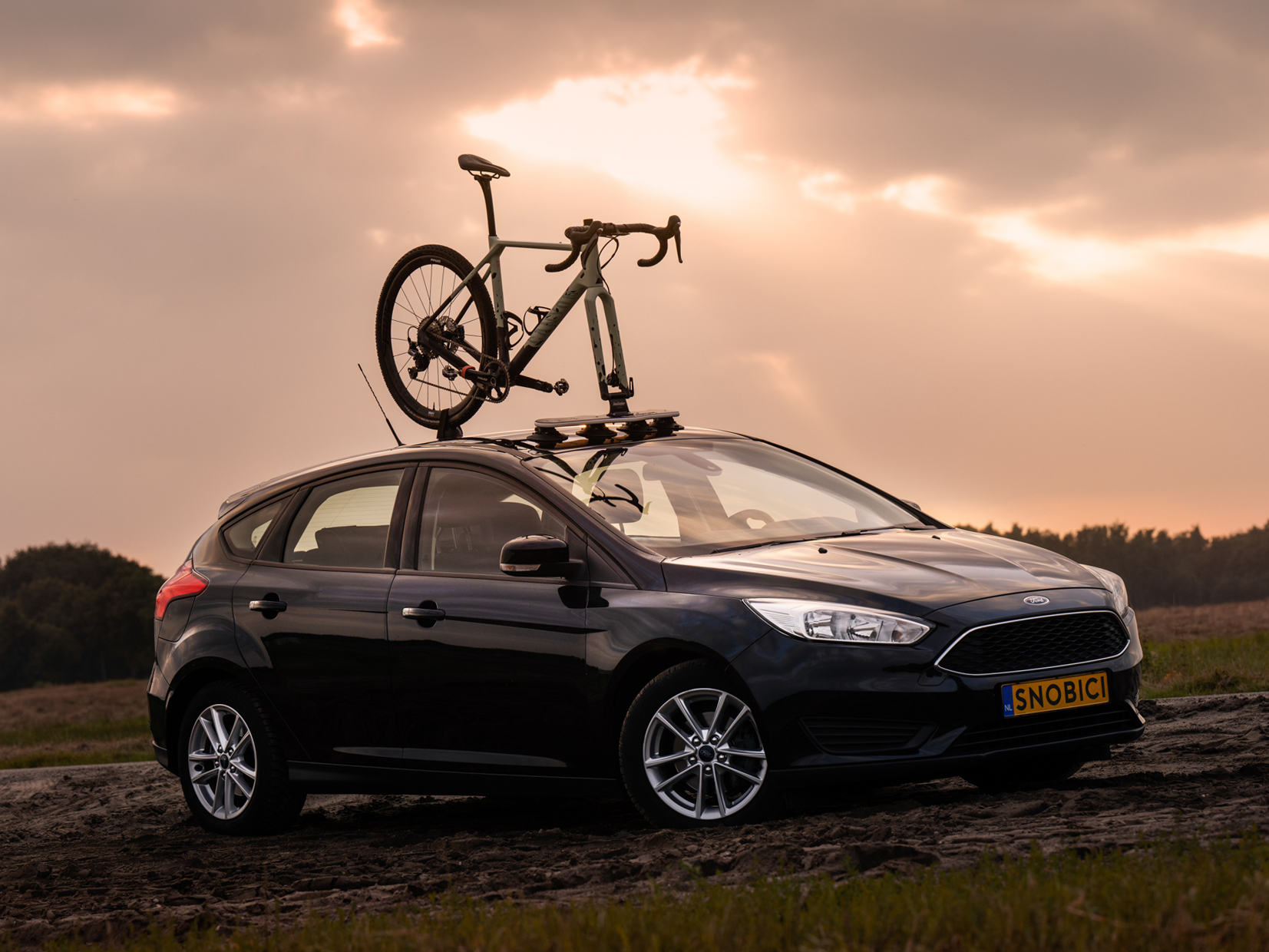 Ford focus mk3 online bike rack