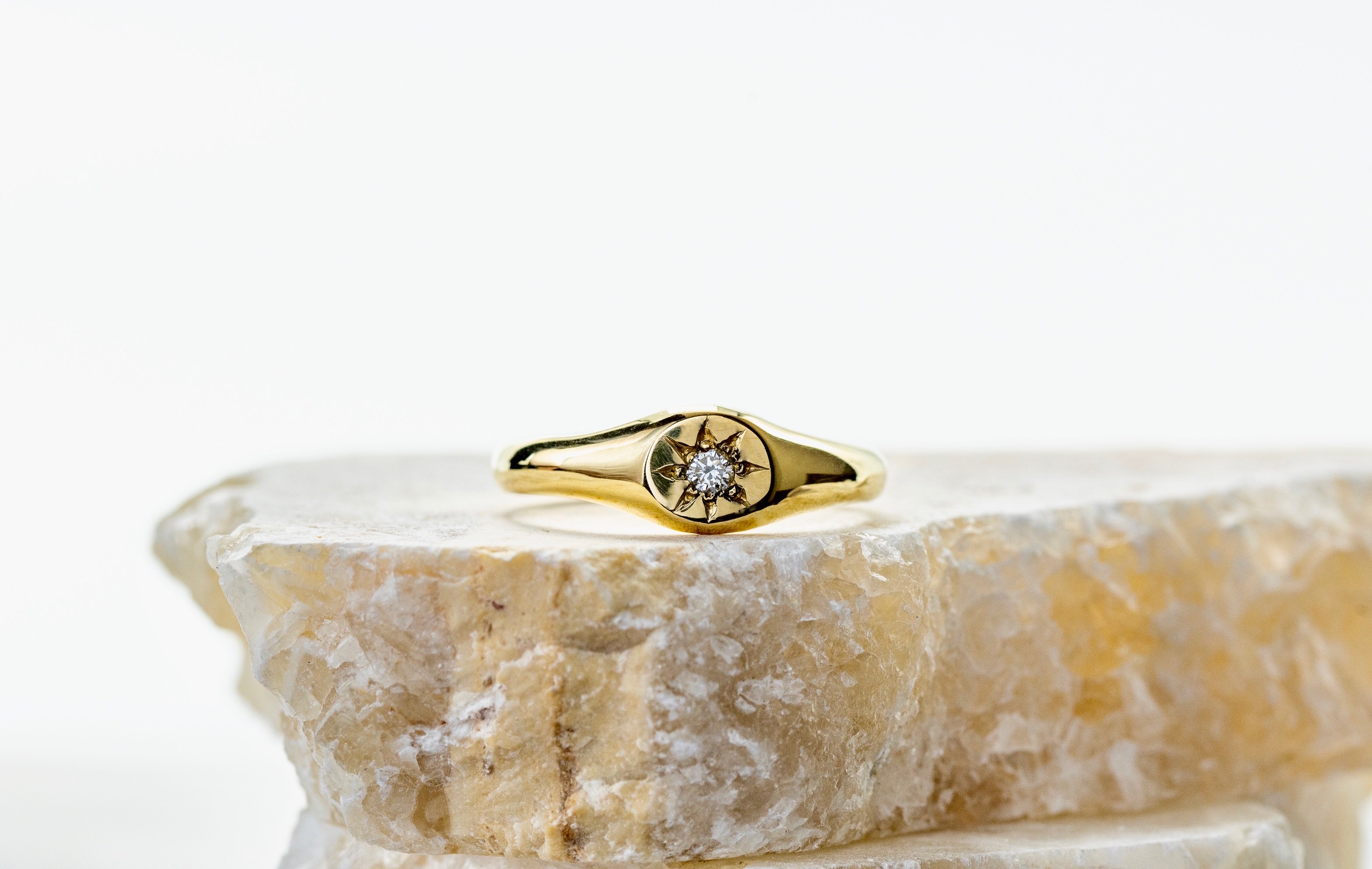 GRADUATION RING – This minimalistic piece has been a commission for a special graduation ring for Gaby. After many years of hard work, it is a gift for the effort. Crafted in mercury-free gold and lab-grown diamonds.