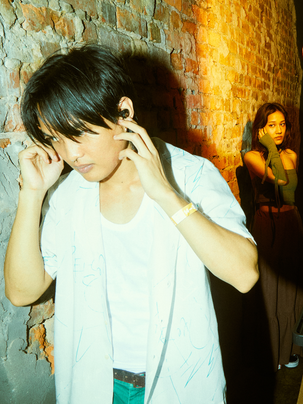 Reddi Rocket & Lunadira backstage @ Tangerine Live