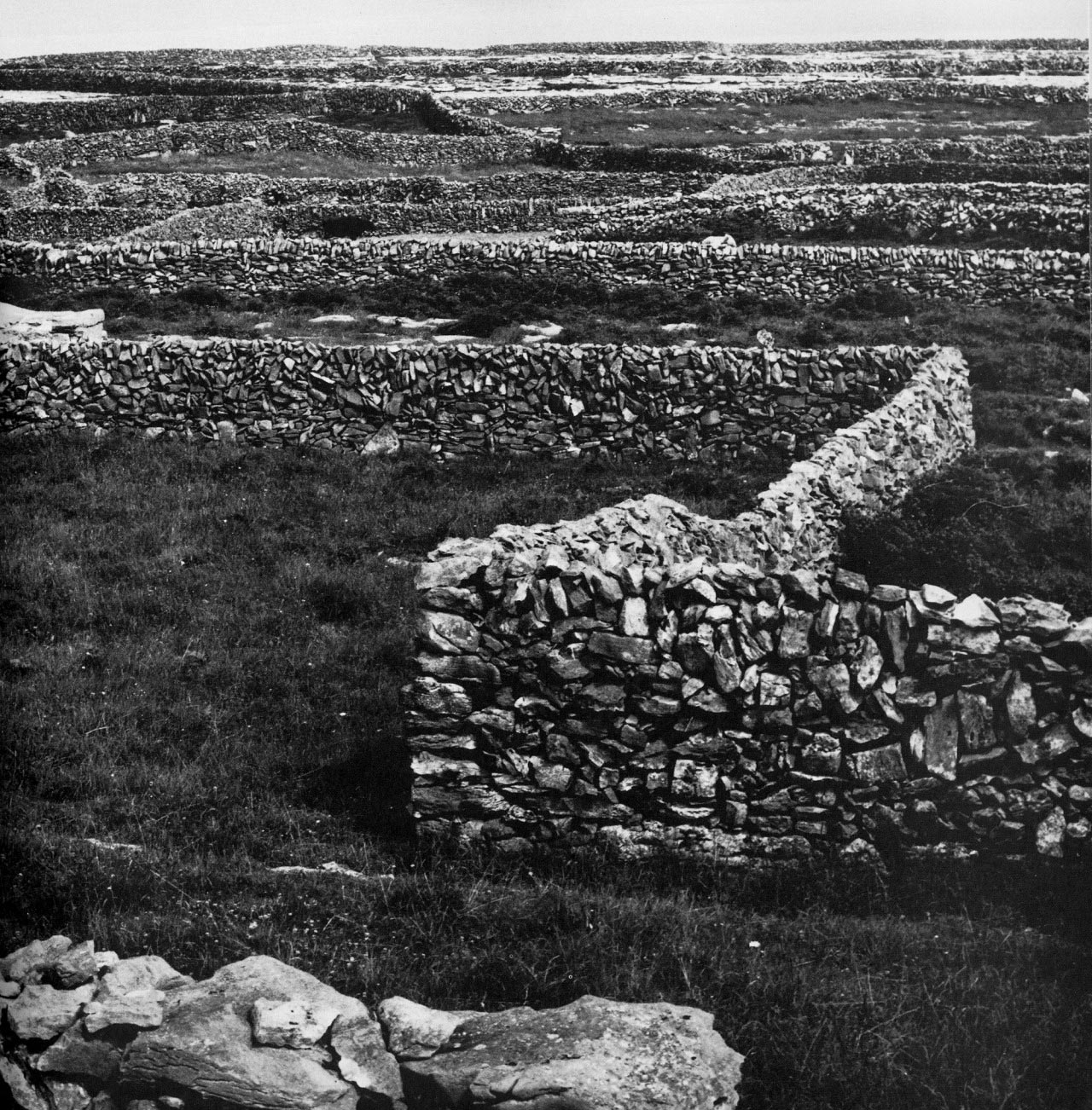 Werner Blaser, Der Fels ist mein Haus (The rock is my home), Switzerland, 1976 III