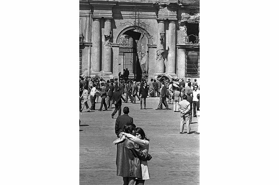 Marcelo MontecinoLa Moneda destruida, 1973Digital40 x 50 cm 