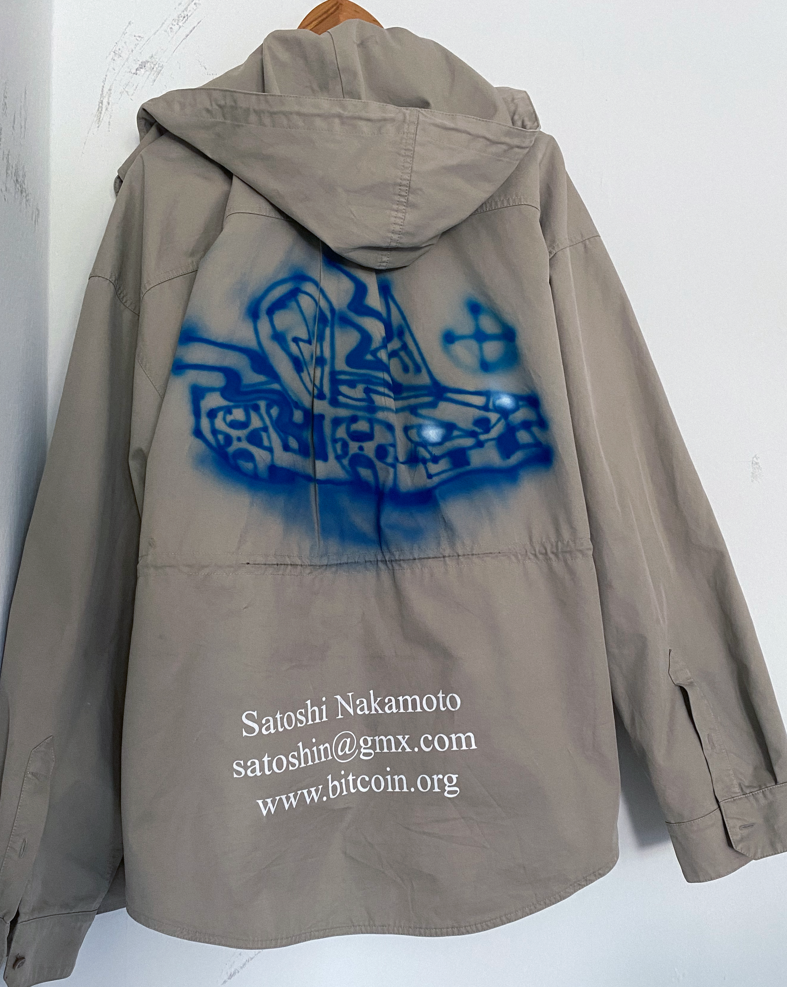 Cecilia Azcarate Jacket Satoshi Nakamoto B4XVI 