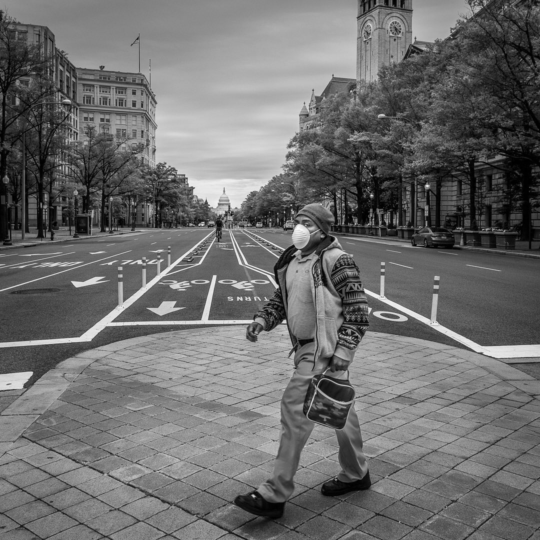 Faceless Faces In Public Places: A series of photographs in public spaces during the Coronavirus Crisis, Picture 10 / Washington, DC / Taken April 11, 2020; posted April 14, 2020 / Photo: Sam Kittner @samkittner www.facelessfacesinpublicplaces.com