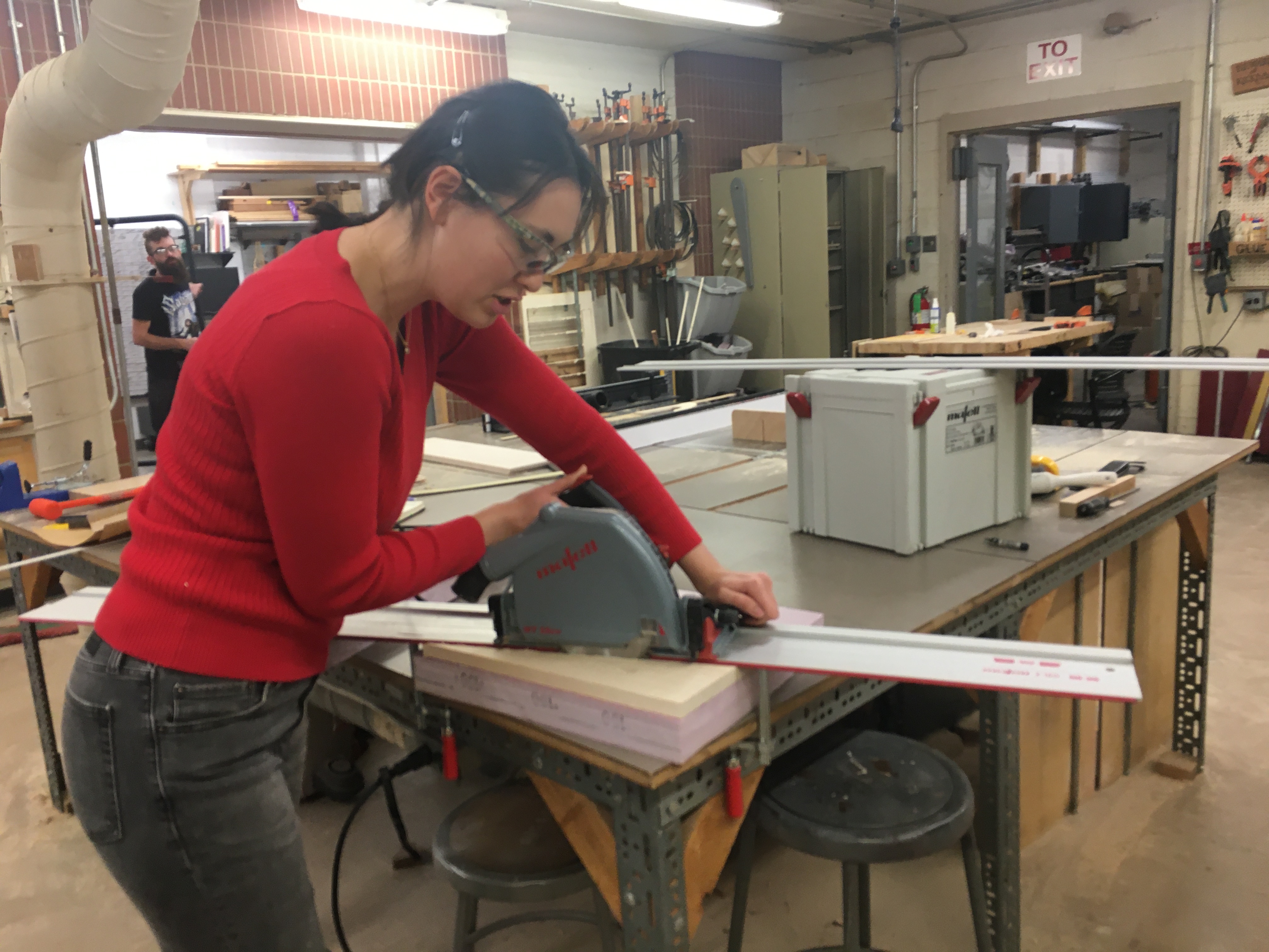 Cutting wedge shaped legs