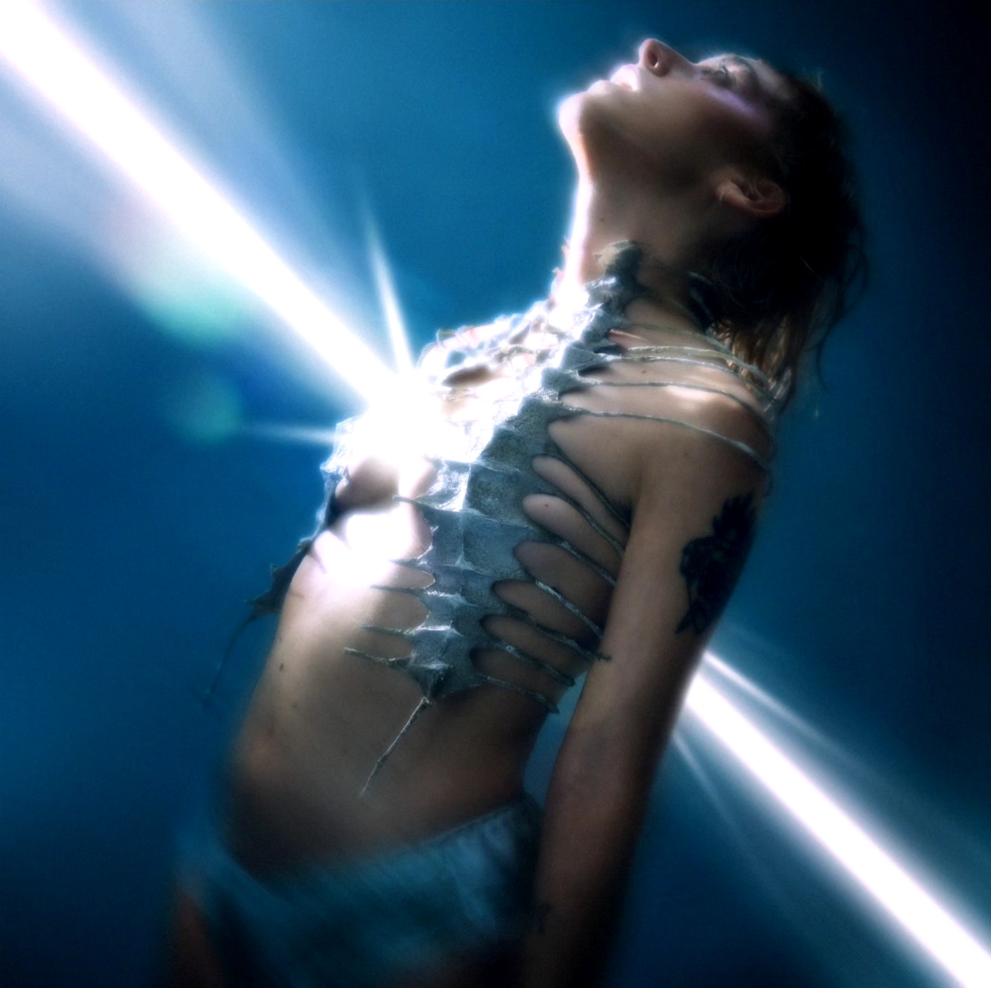 QUEDIOSTESALVE | DELALUZ