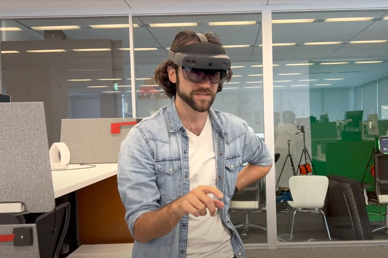 A reporter user testing the investigation and annotation tool at the New York Time's office.