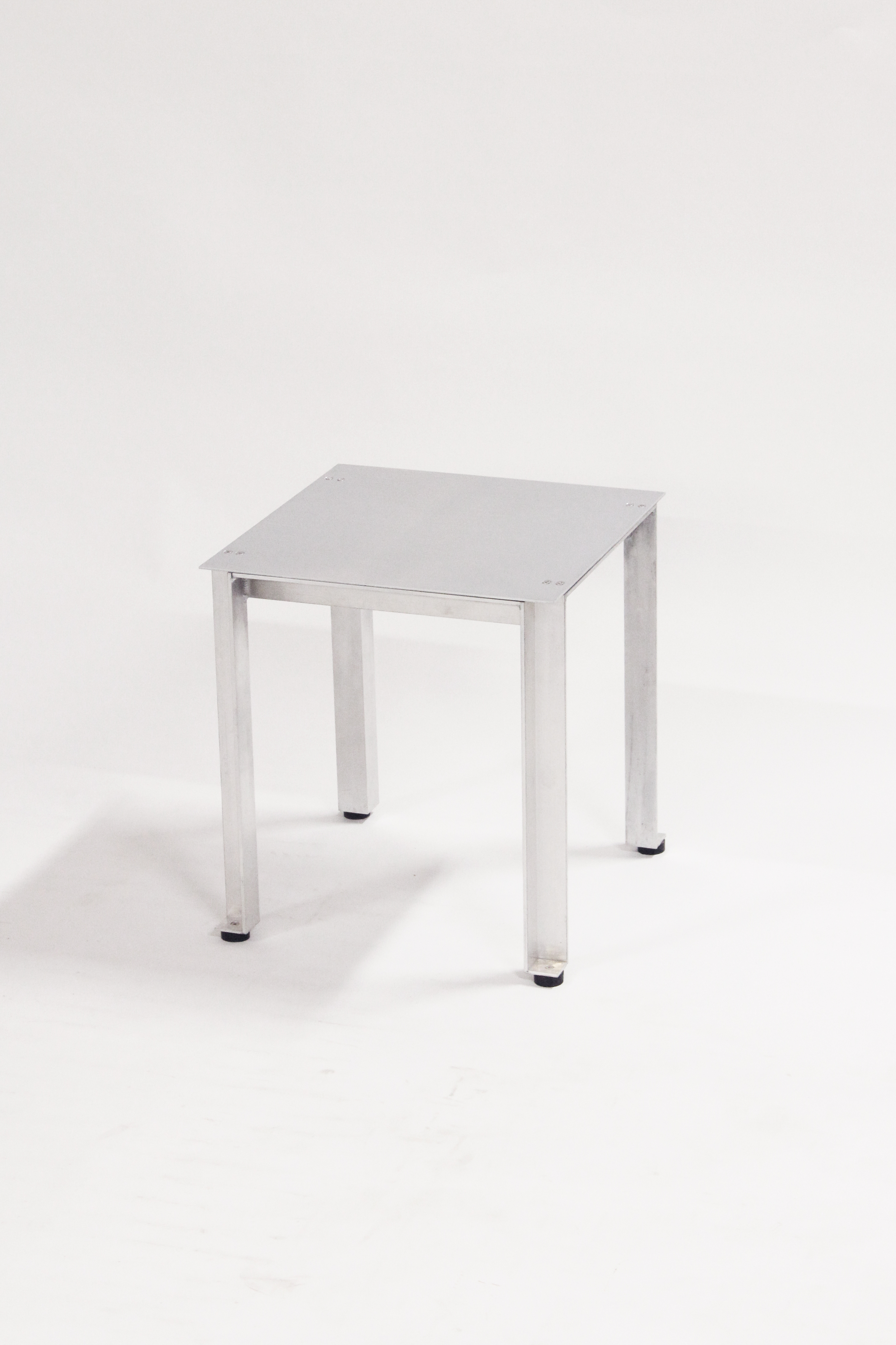 Mesinha CANTO, 2020. CLUBE (designer: Luiz Solano)