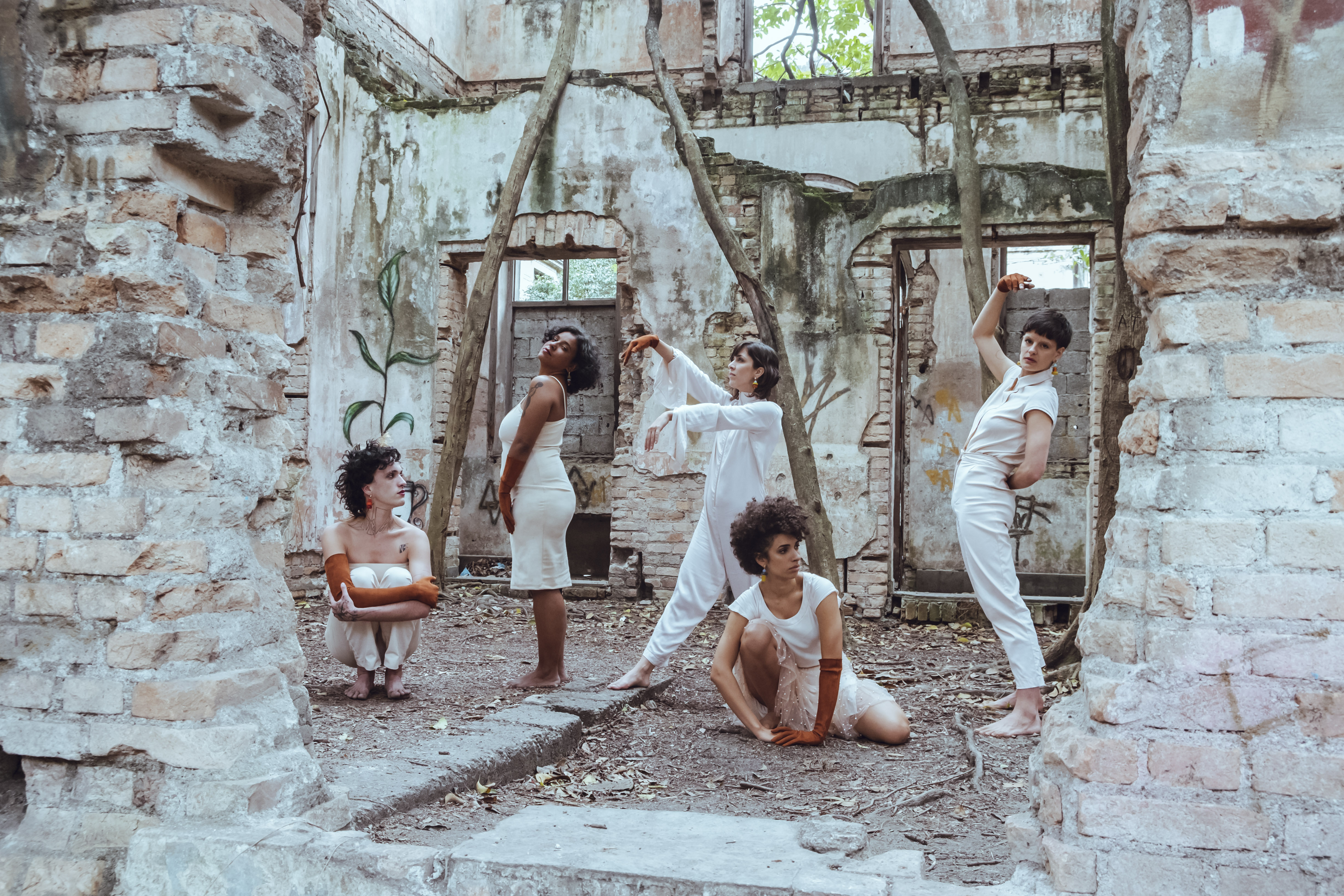 a cura &eacute; coletiva, feminina | foto: Beatriz Ataidio