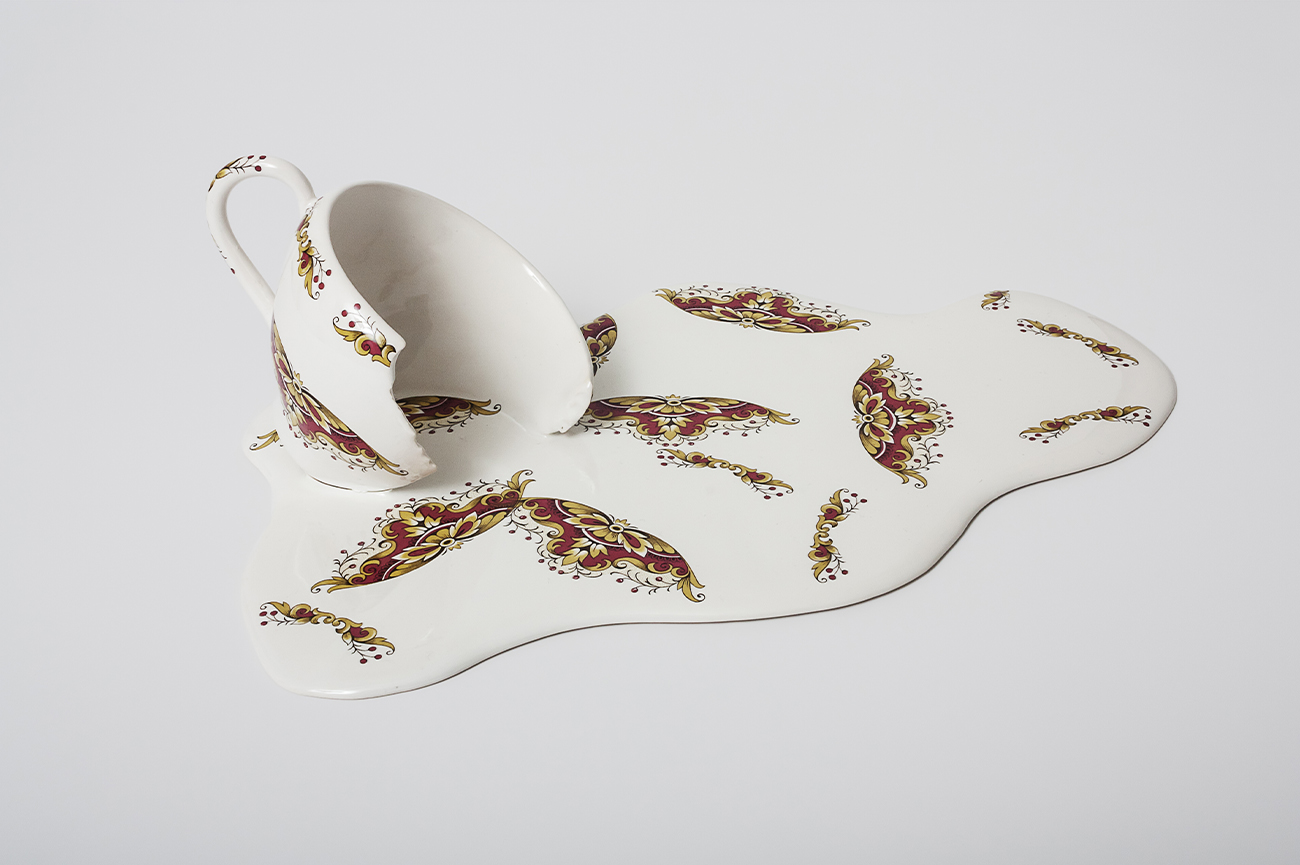 Livia MarínBroken Things (ceramic), 2017-201815 ceramic pieces, resin, transfer-print and glazeVariable dimensions (detail)