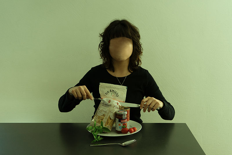 UNBEKANNT BEKANNT  von Lara Buchli