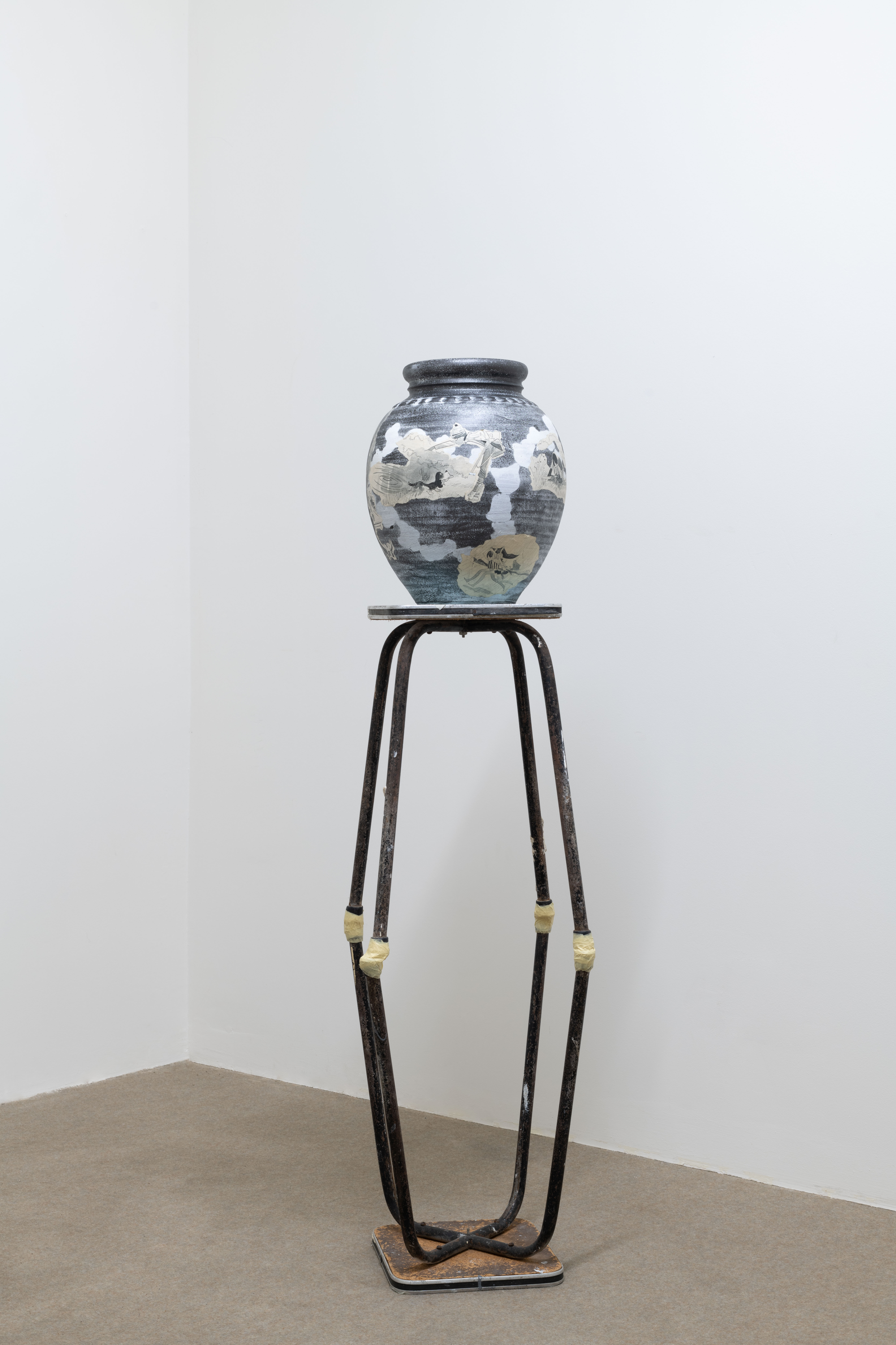 Ana Vidigal, 'Perdida no Louvre' (2023)