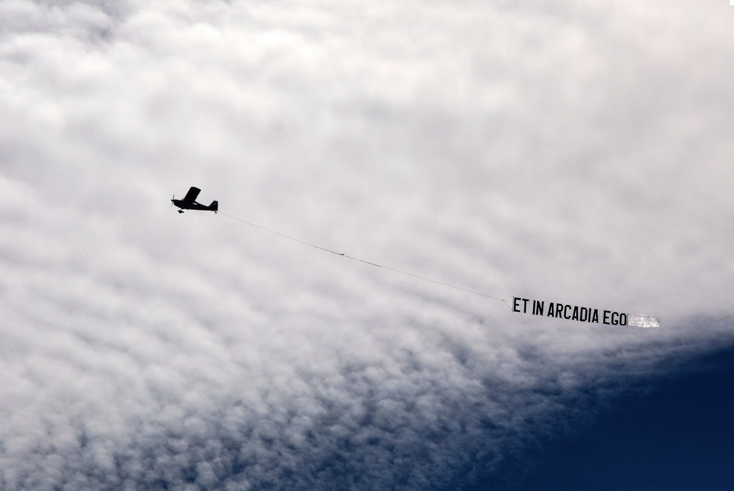 Katrin Schmidbauer, "et in arcadia ego", Bannerflug