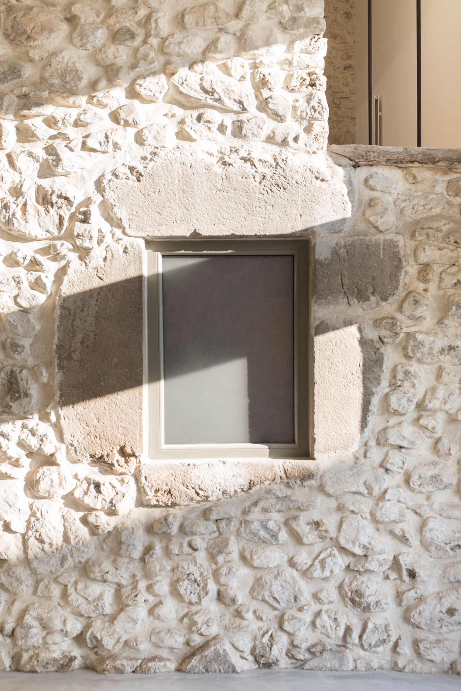 Rénovation d'une maison de village, Claix, Collaboration Guy Depollier et Lis & Daneau architectes