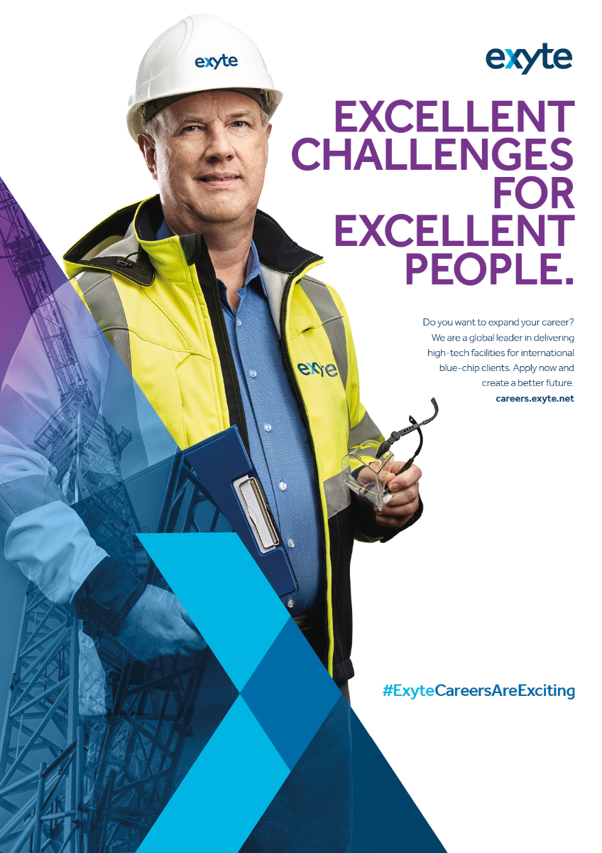 Portrait eines Mannes  mittleren Alters mit Warnweste und Bauhelm vor weissem Hintergrund, fotografiert für eine Employer Branding Kampagne für die Firma Exyte.