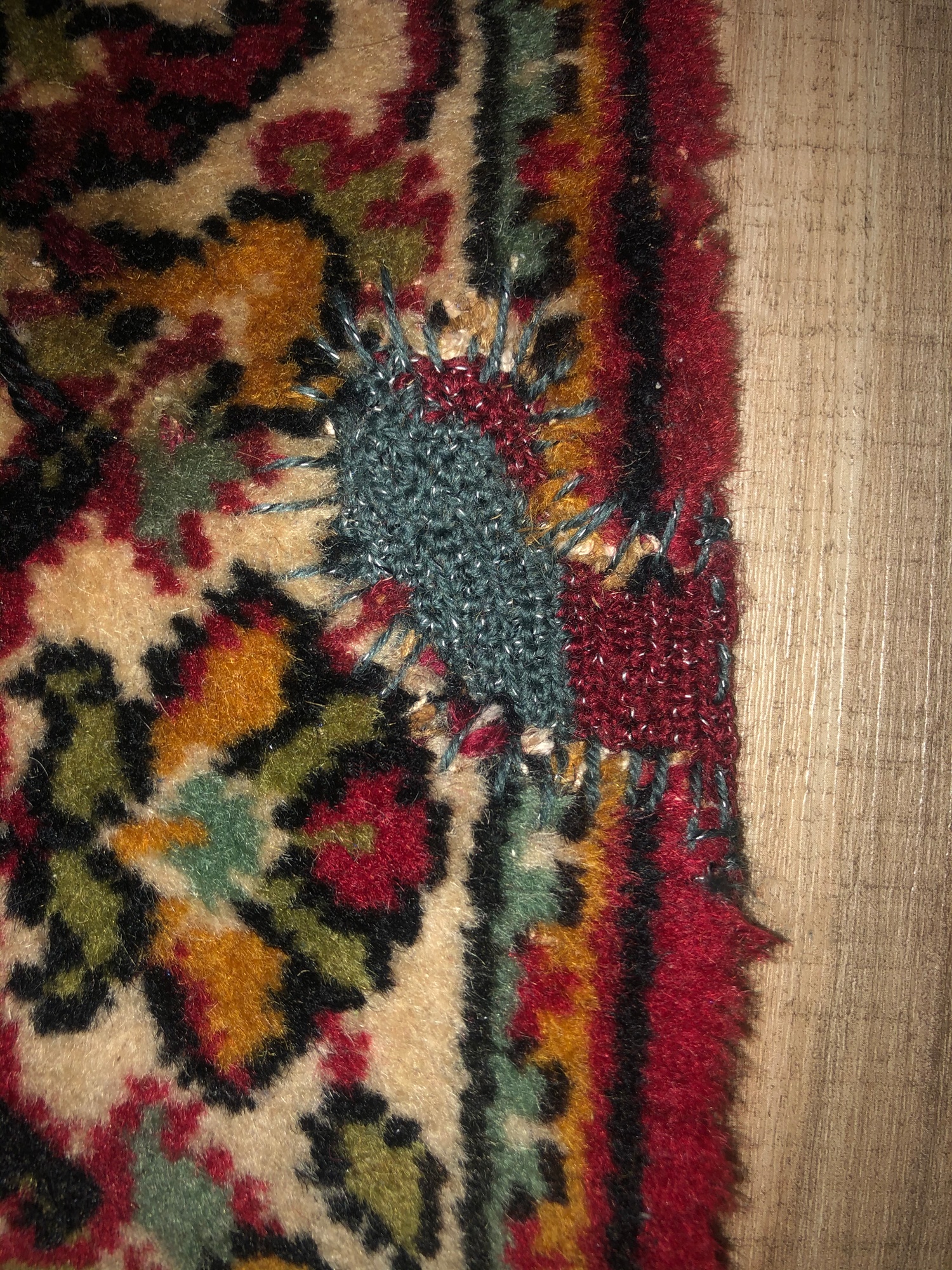 Teppich Reparatur – gehäkelt