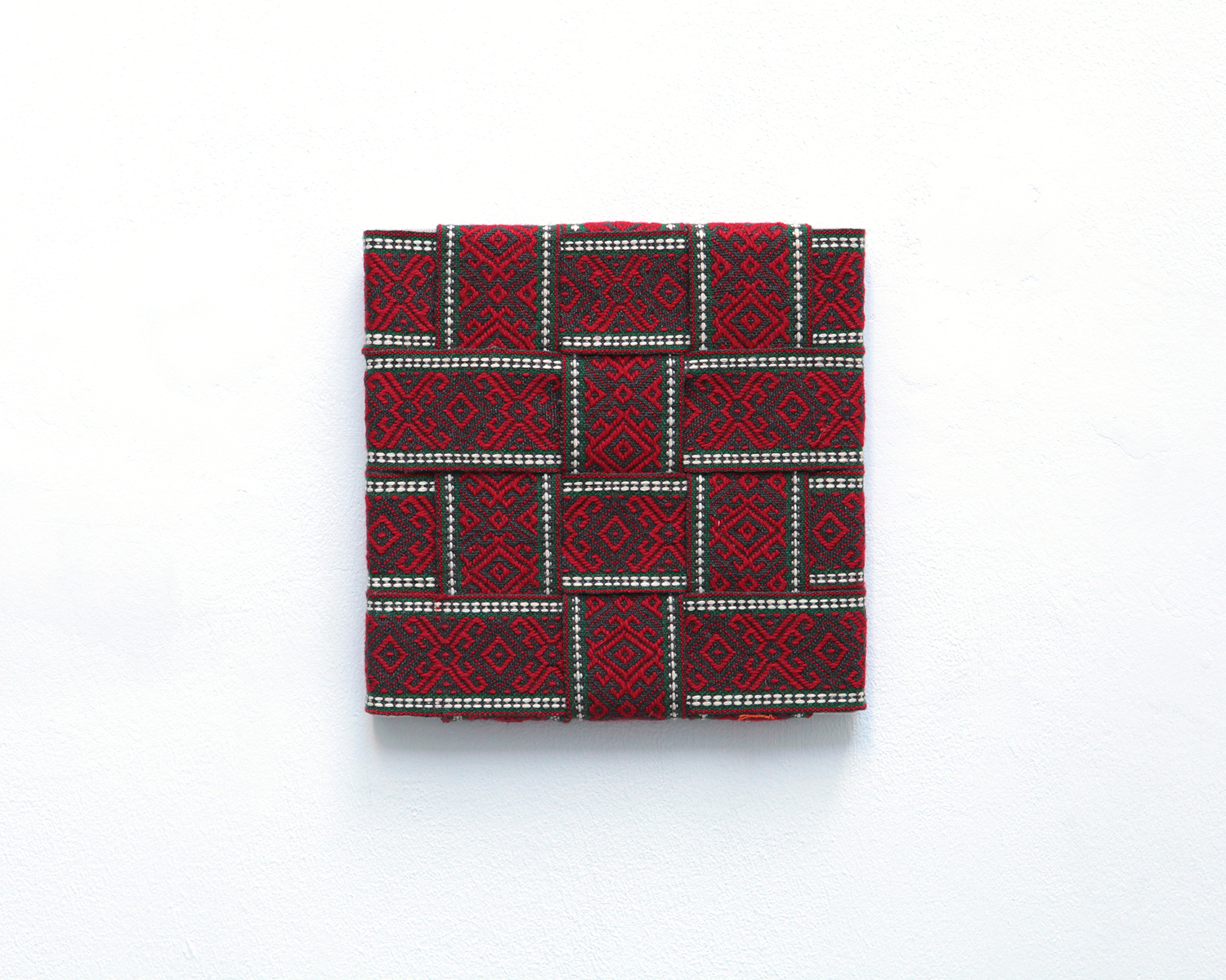 Terra, cotton on linen canvas, 22 x 22 cm, 2018