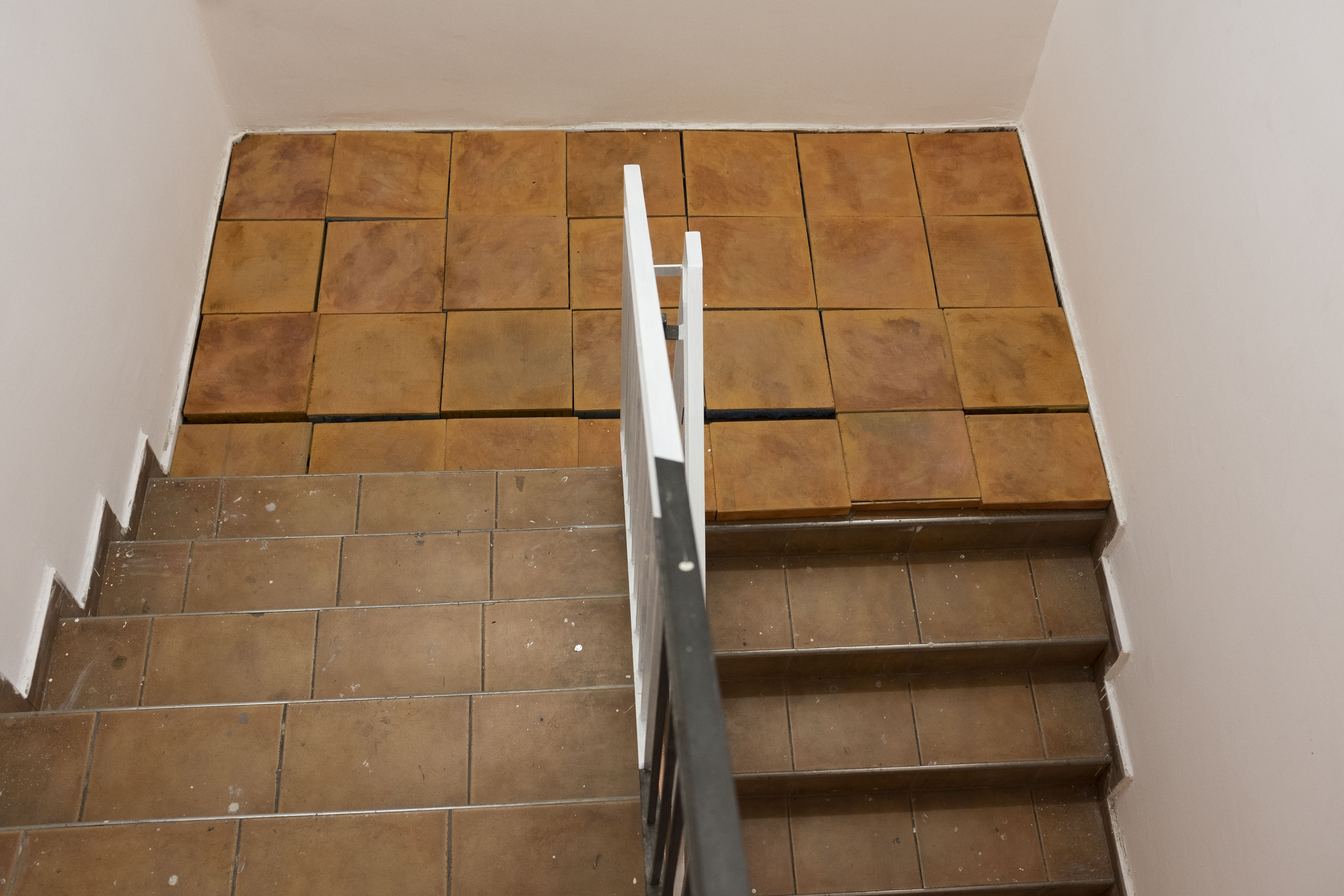 Plywood and sponge, 120X220cm