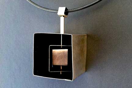 Square Cubed 01, Choker 