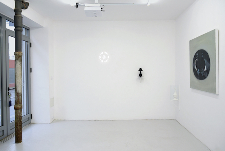 Vue extérieure de l'exposition "Mach 1" à Julio, 2014Curateur : Laurent Quénéhen